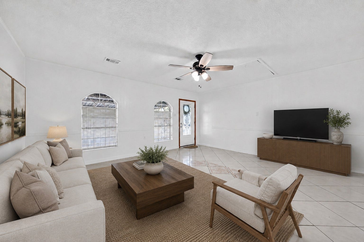 522 Hollyvale Dr, Houston, TX 77060 Bright living room with comfortable seating and an effortless everyday flow.