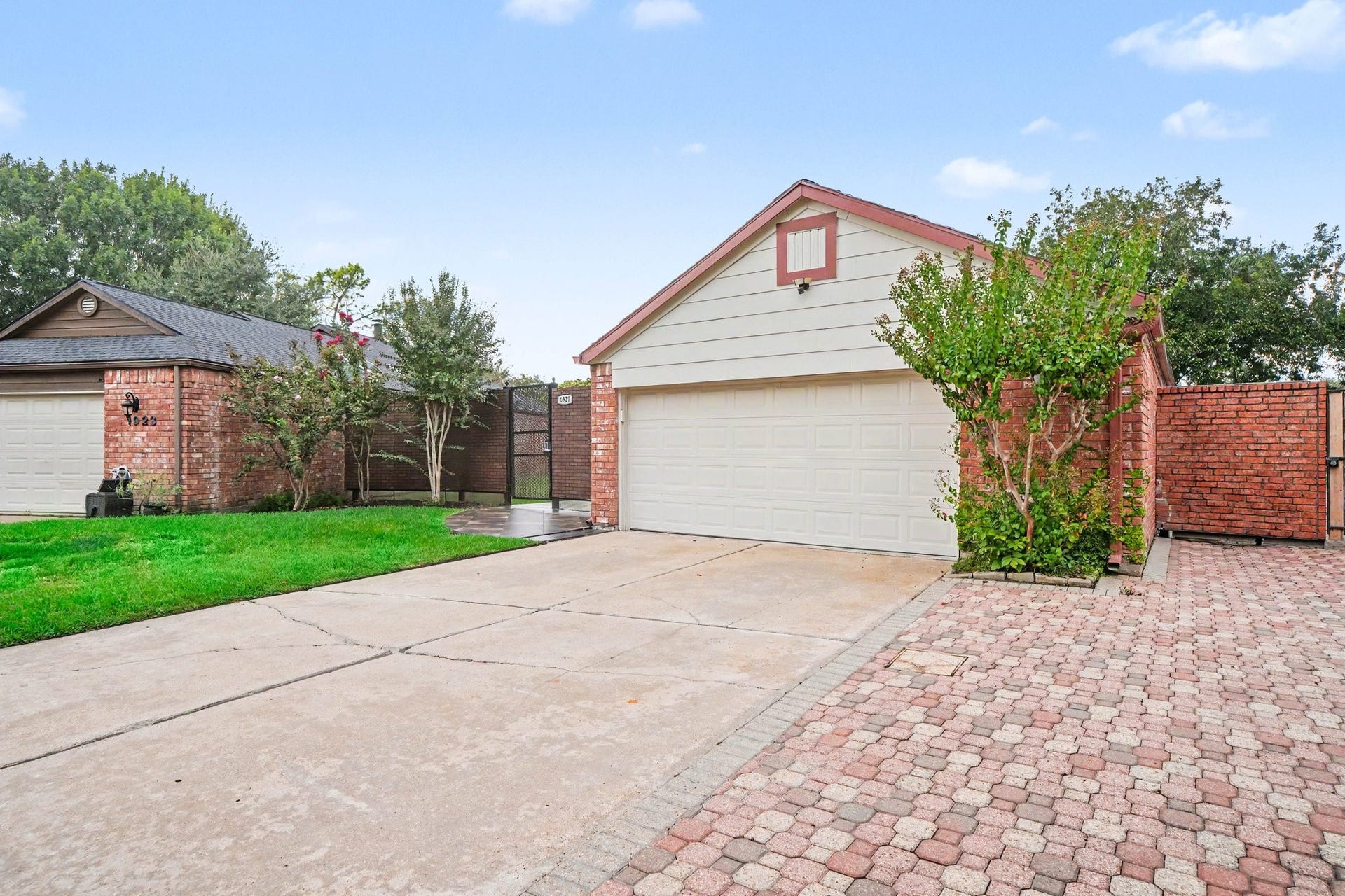 1927 Barronett Bend, Sugar Land, TX 77478 1927 Barronett Bend, Sugar Land, TX 77478