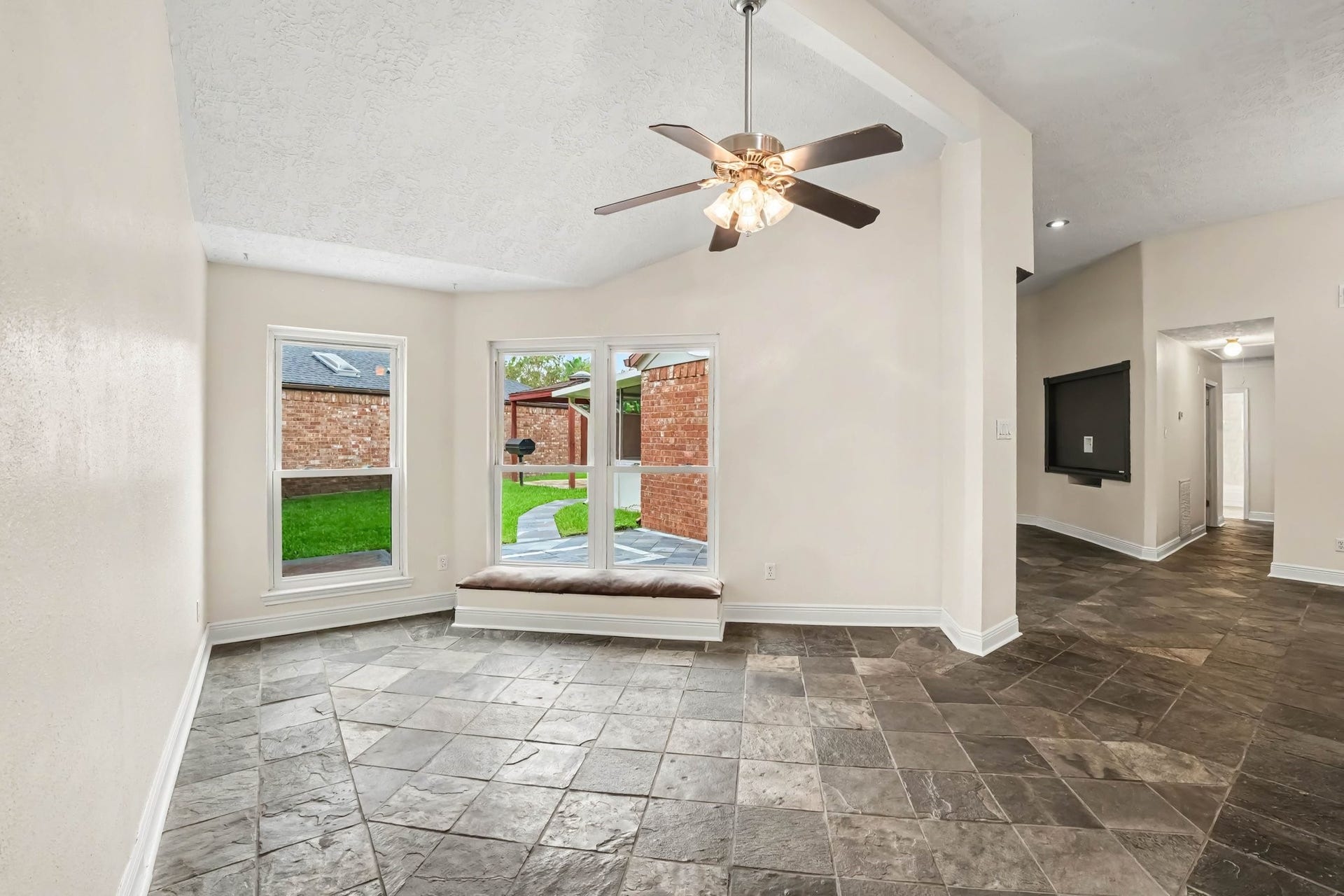 1927 Barronett Bend, Sugar Land, TX 77478 1927 Barronett Bend, Sugar Land, TX 77478