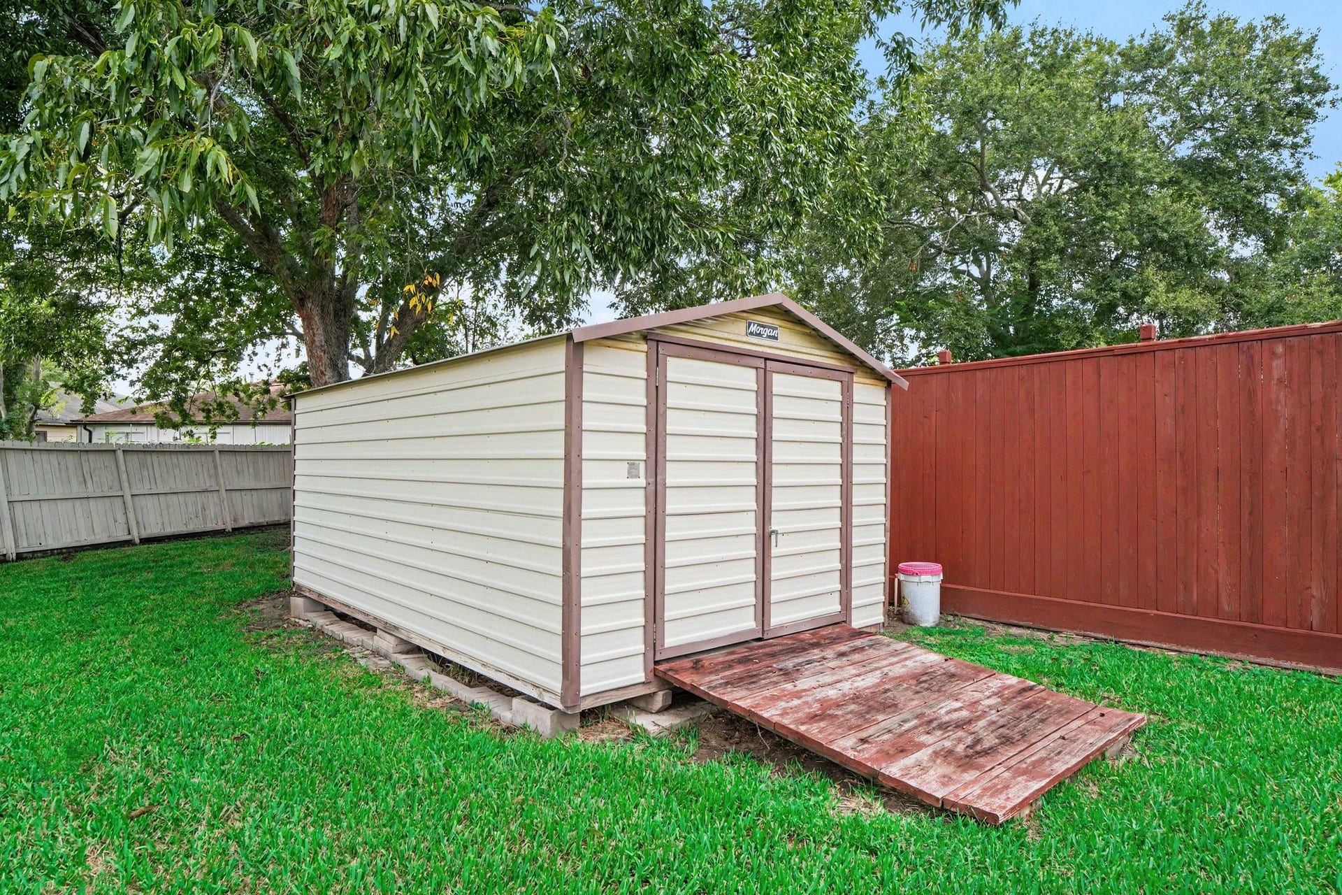 1927 Barronett Bend, Sugar Land, TX 77478 1927 Barronett Bend, Sugar Land, TX 77478