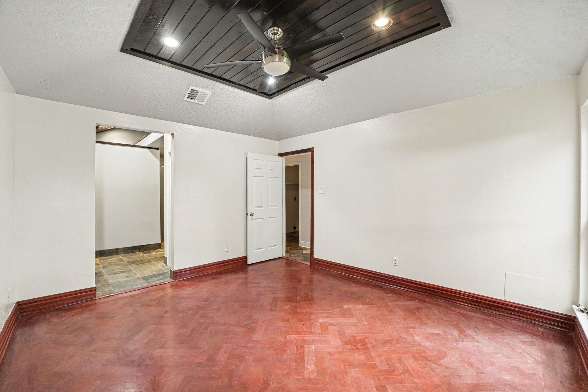 1927 Barronett Bend, Sugar Land, TX 77478 1927 Barronett Bend, Sugar Land, TX 77478