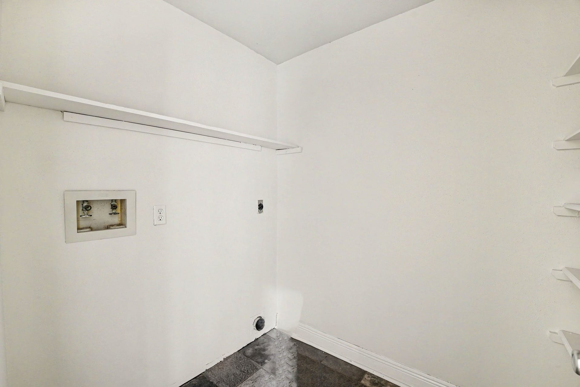 1927 Barronett Bend, Sugar Land, TX 77478 1927 Barronett Bend, Sugar Land, TX 77478
