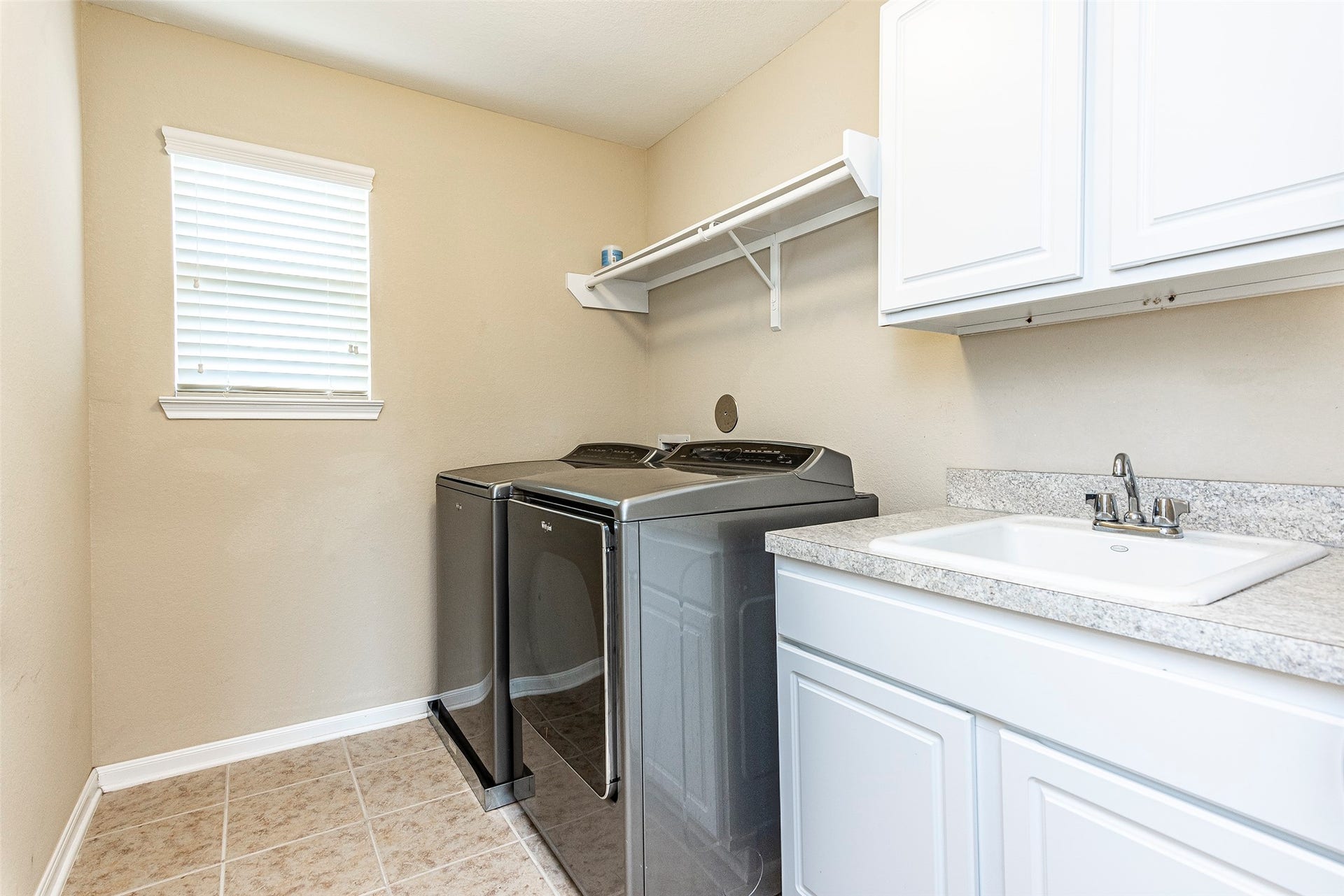 2833 Mezzomonte Lane, League City, TX 77573 2833 Mezzomonte Lane, League City, TX 77573