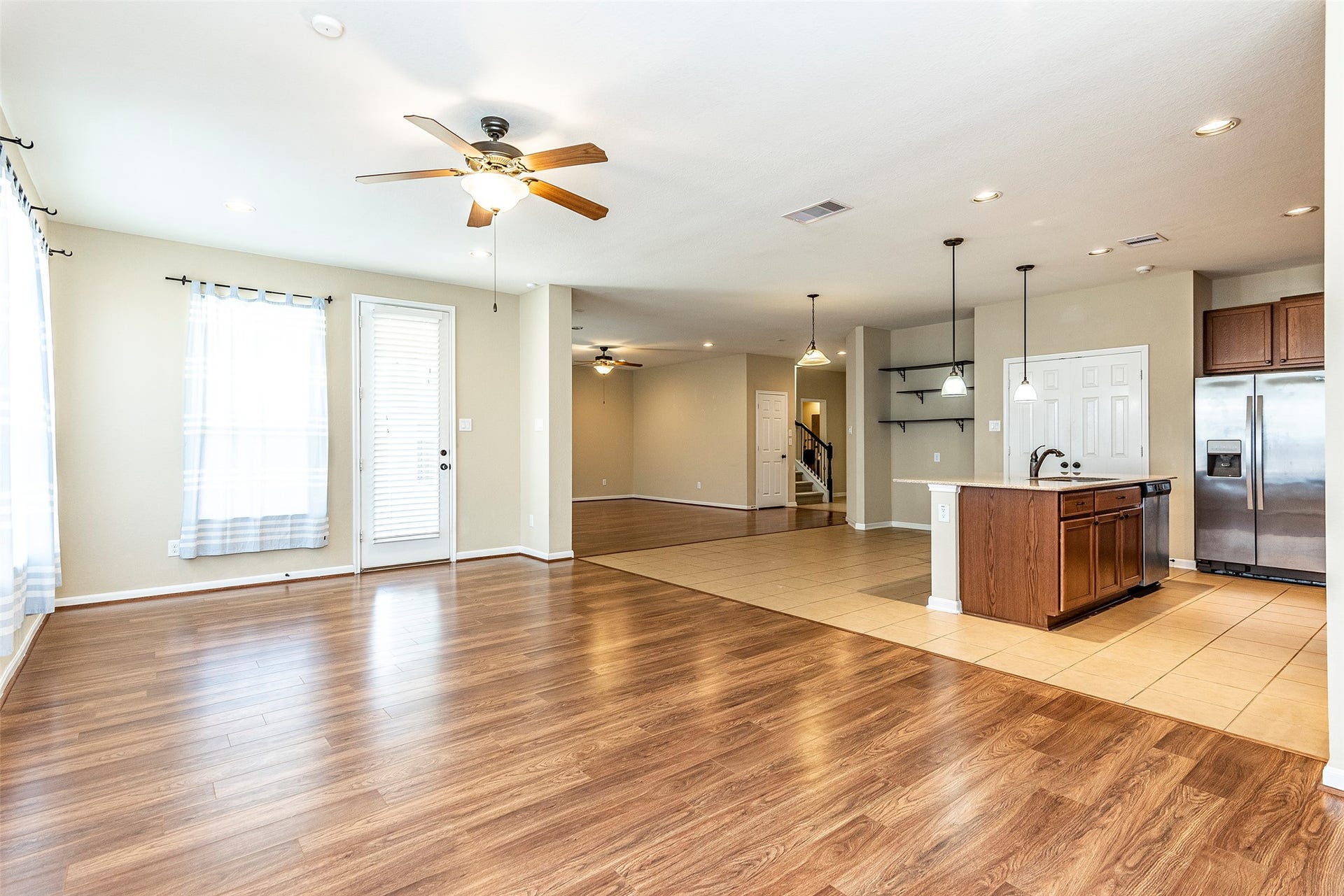 2833 Mezzomonte Lane, League City, TX 77573 2833 Mezzomonte Lane, League City, TX 77573