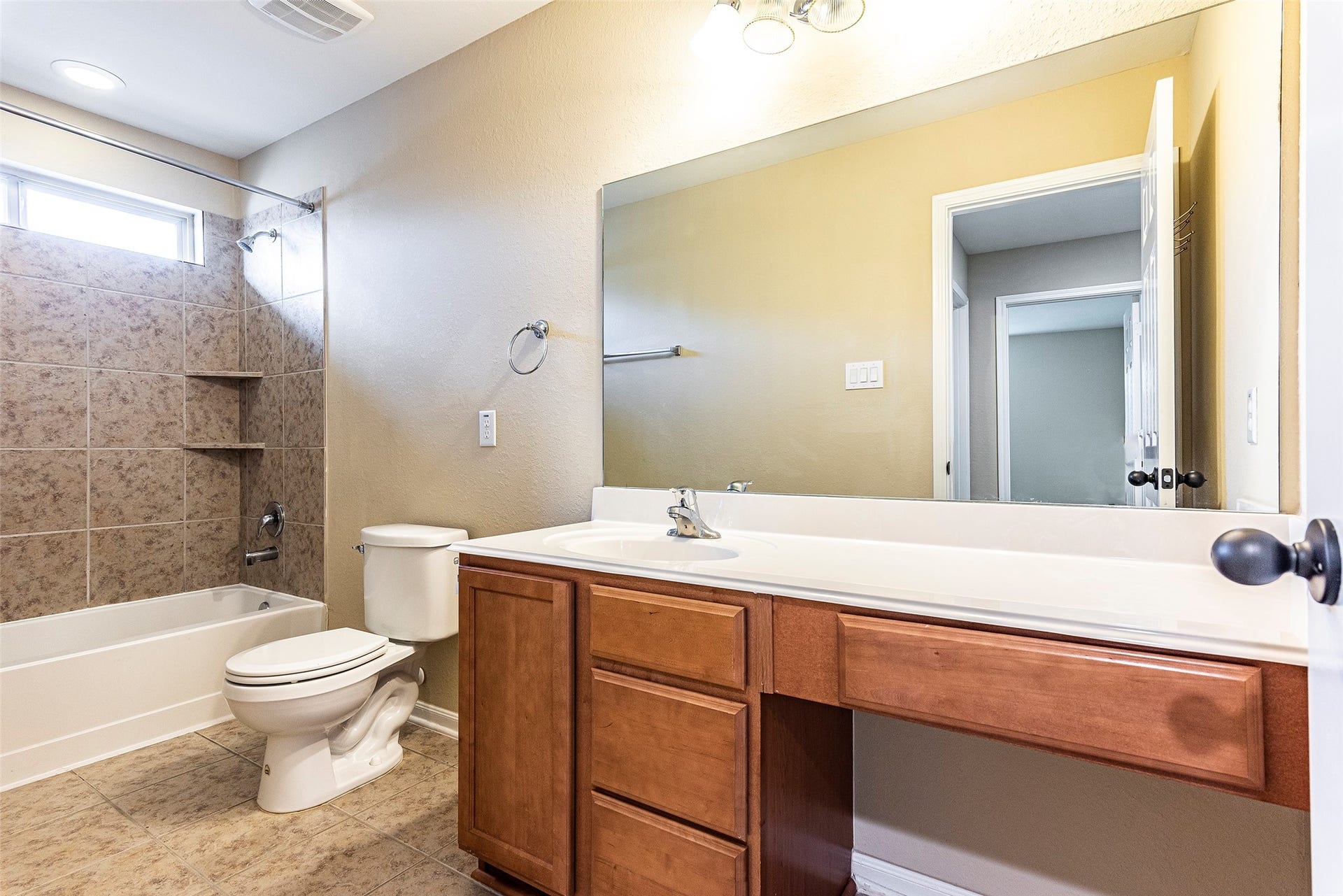 2833 Mezzomonte Lane, League City, TX 77573 2833 Mezzomonte Lane, League City, TX 77573