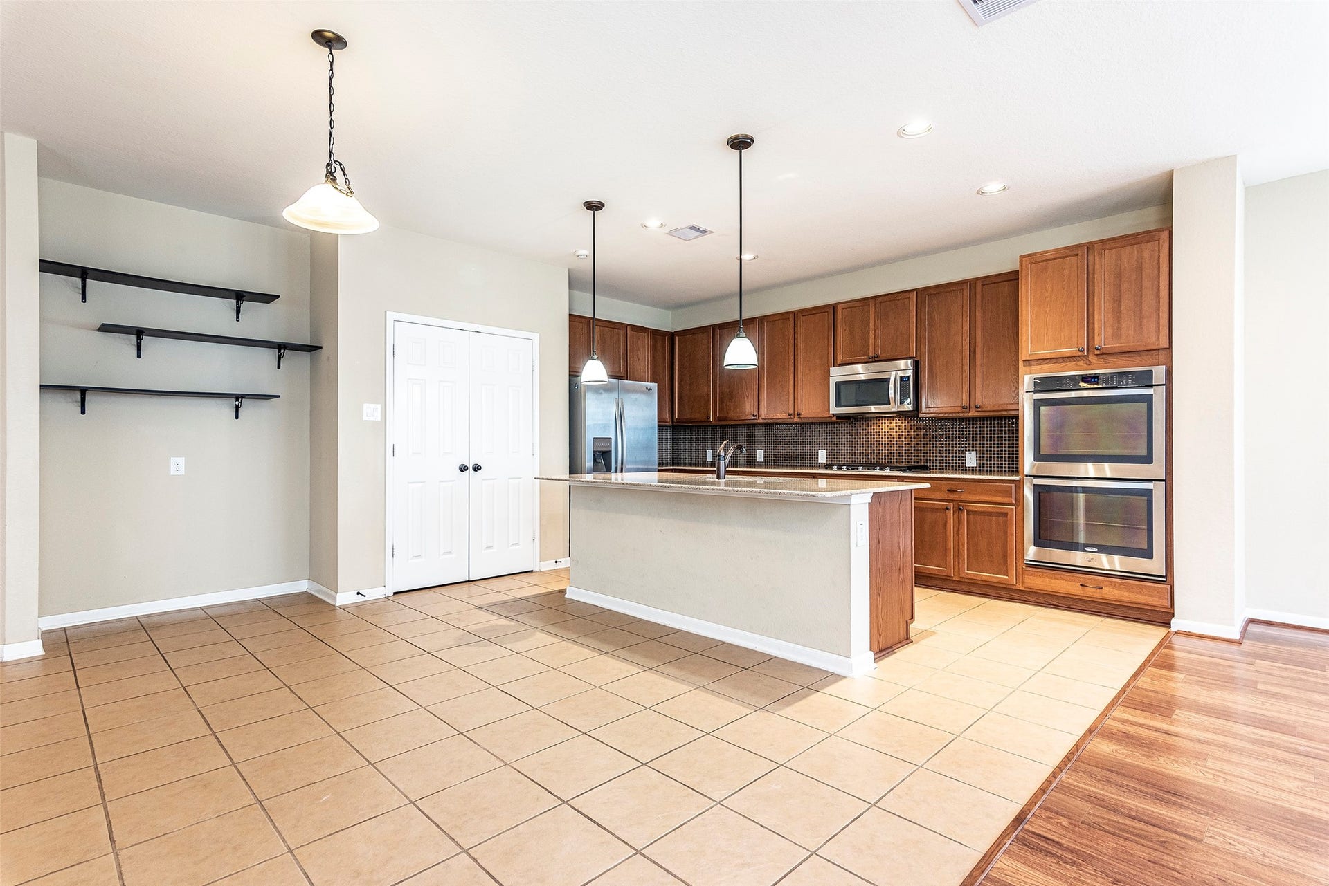 2833 Mezzomonte Lane, League City, TX 77573 2833 Mezzomonte Lane, League City, TX 77573