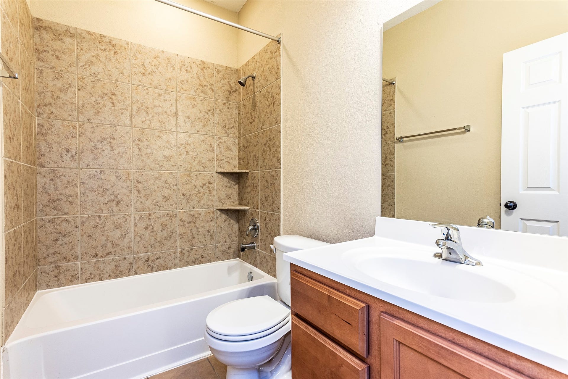 2833 Mezzomonte Lane, League City, TX 77573 2833 Mezzomonte Lane, League City, TX 77573