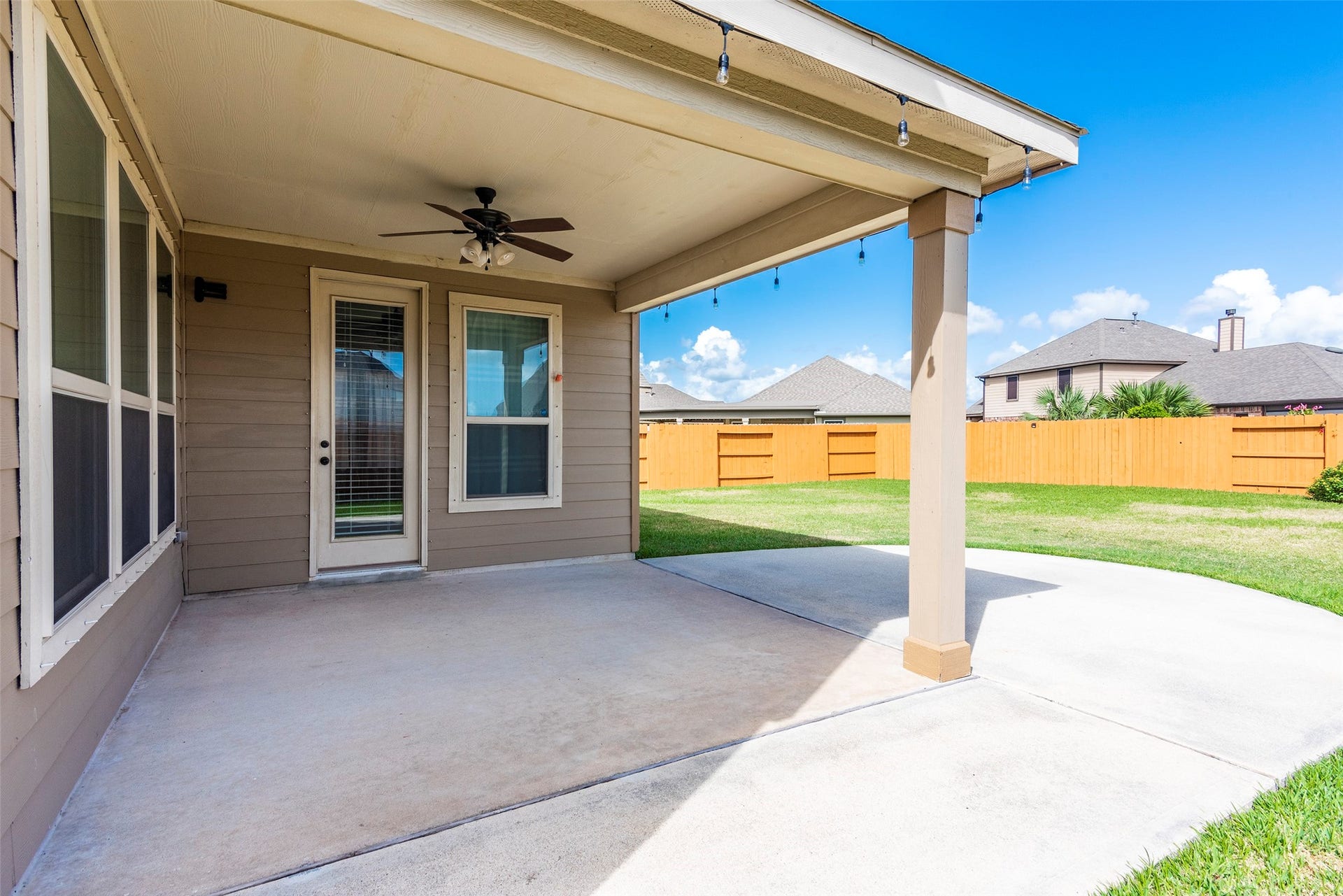 2833 Mezzomonte Lane, League City, TX 77573 2833 Mezzomonte Lane, League City, TX 77573