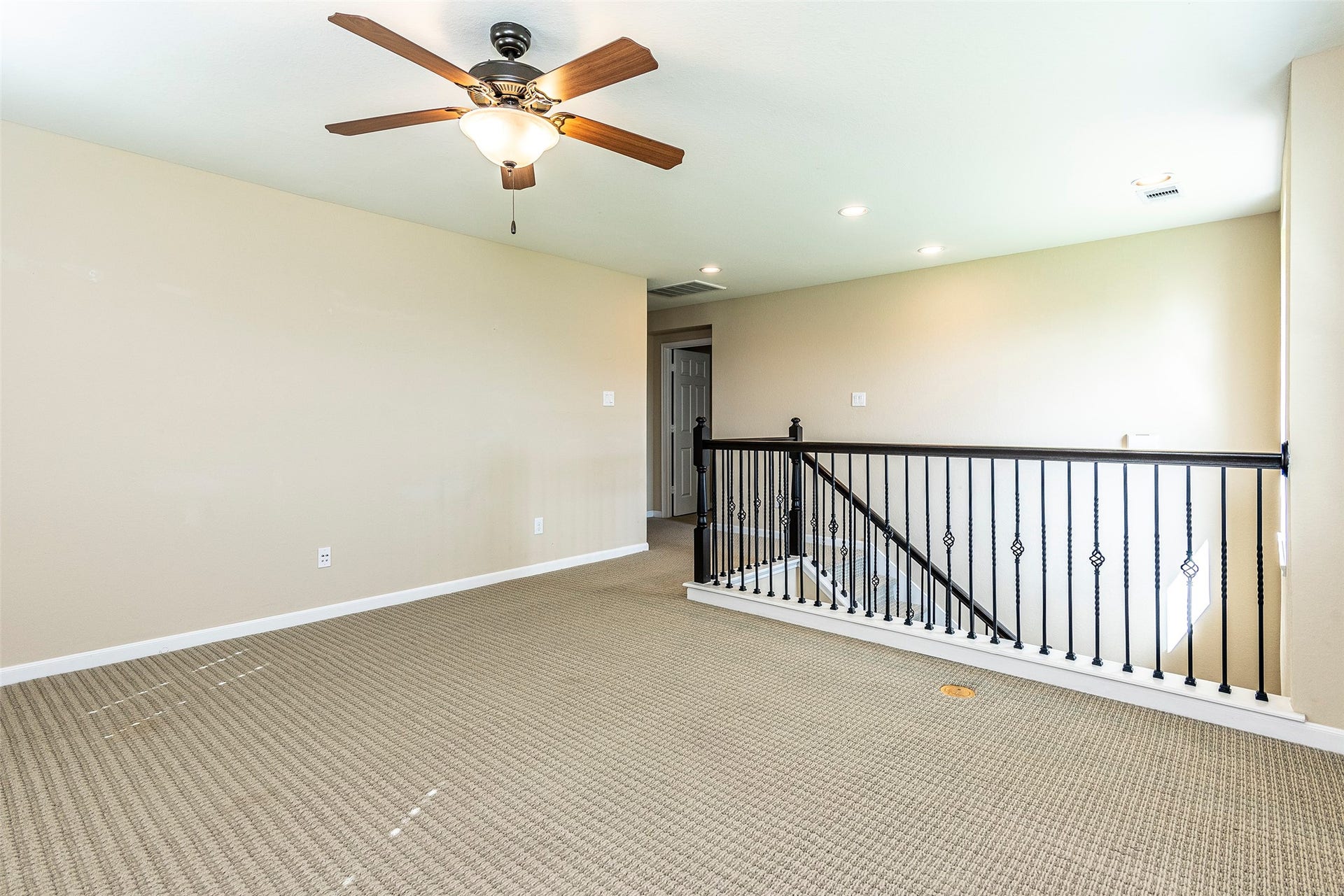 2833 Mezzomonte Lane, League City, TX 77573 2833 Mezzomonte Lane, League City, TX 77573