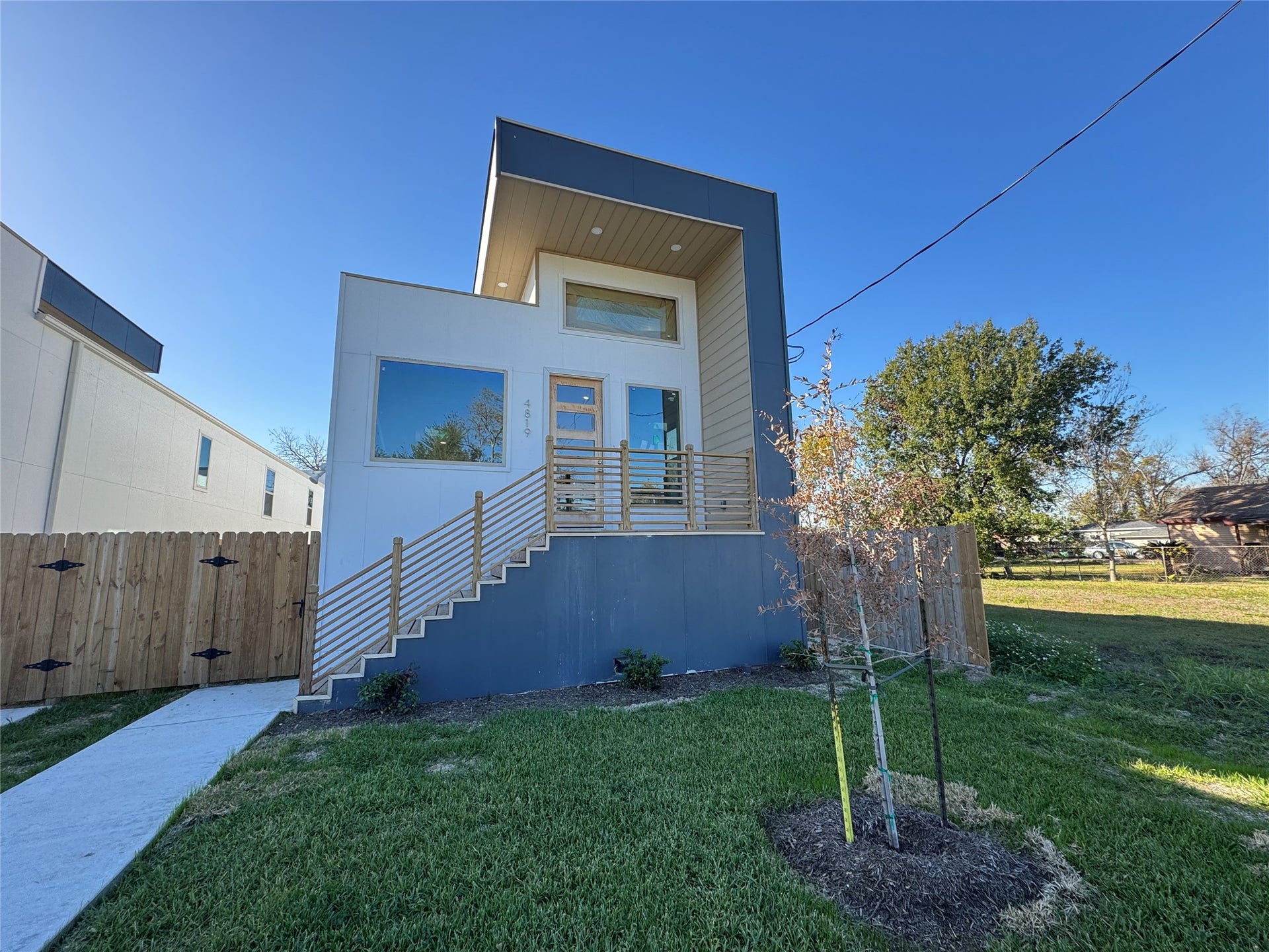 4819 Los Angeles Street, Houston, TX 77026 Alternate exterior angle highlighting architectural design and private entrances