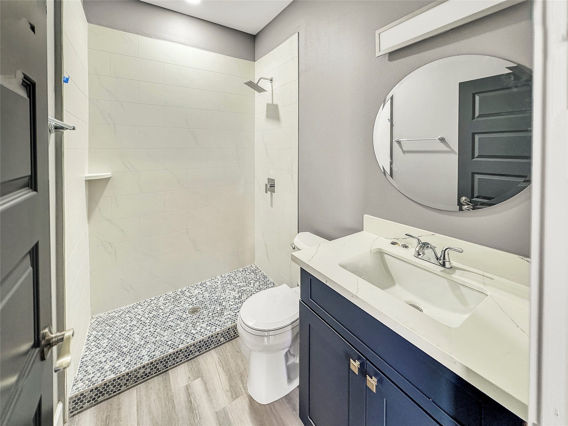4819 Los Angeles Street, Houston, TX 77026 Primary bathroom, with a shower that has modern design.