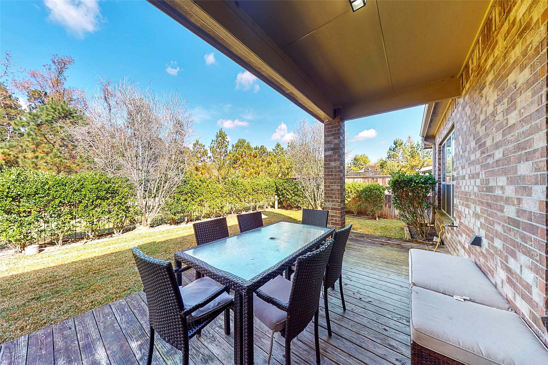 151 W Wading Pond Circle, Tomball, TX 77375 151 W Wading Pond Circle, Tomball, TX 77375