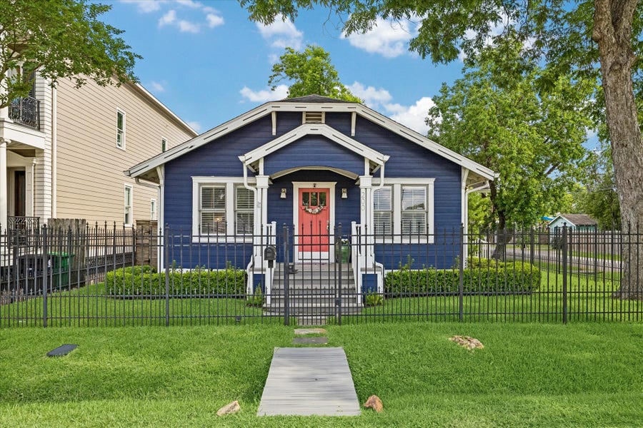 Property photo for 200 E 26th Street, Houston, TX