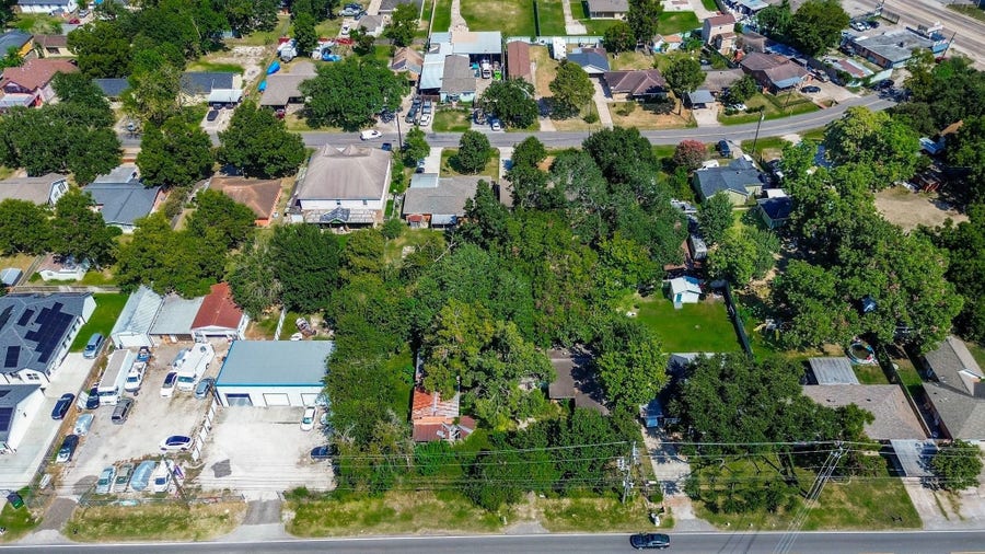 Property photo for 749 E Canino Road, Houston, TX