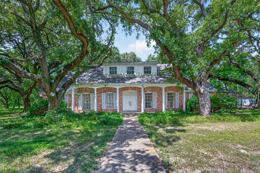 Property photo for 7131 Holmsley Lane N, Houston, TX