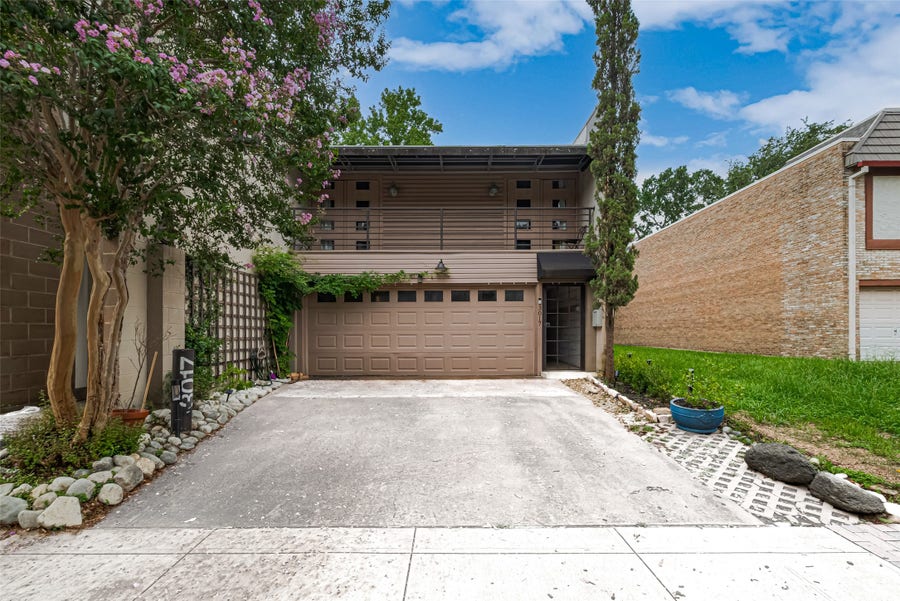 Property photo for 3017 Bissonnet Street, Houston, TX