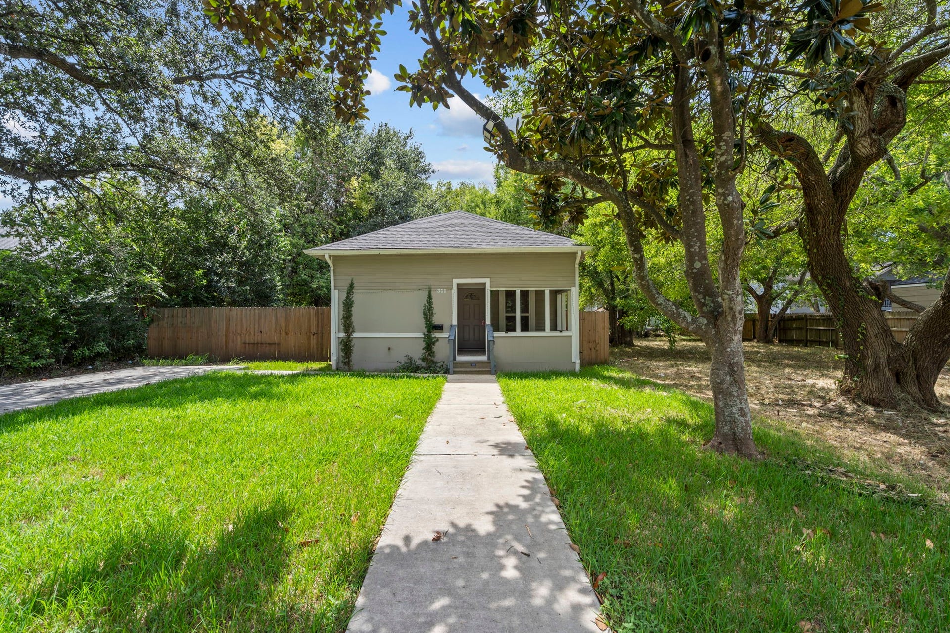 311 7th Avenue N, Texas City, TX 77590 311 7th Avenue N, Texas City, TX 77590