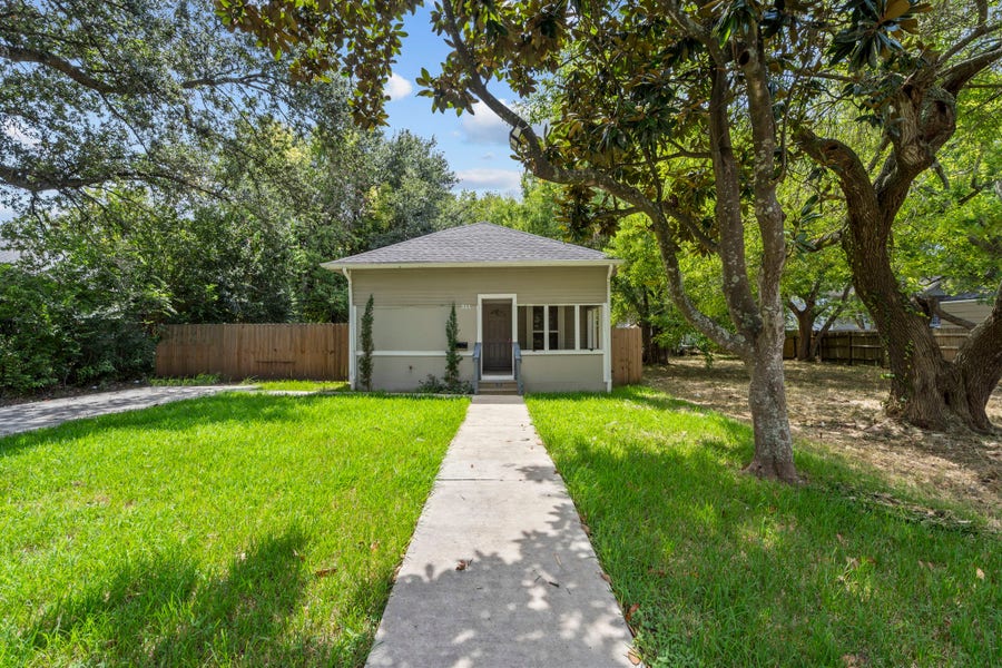 Property photo for 311 7th Avenue N, Texas City, TX