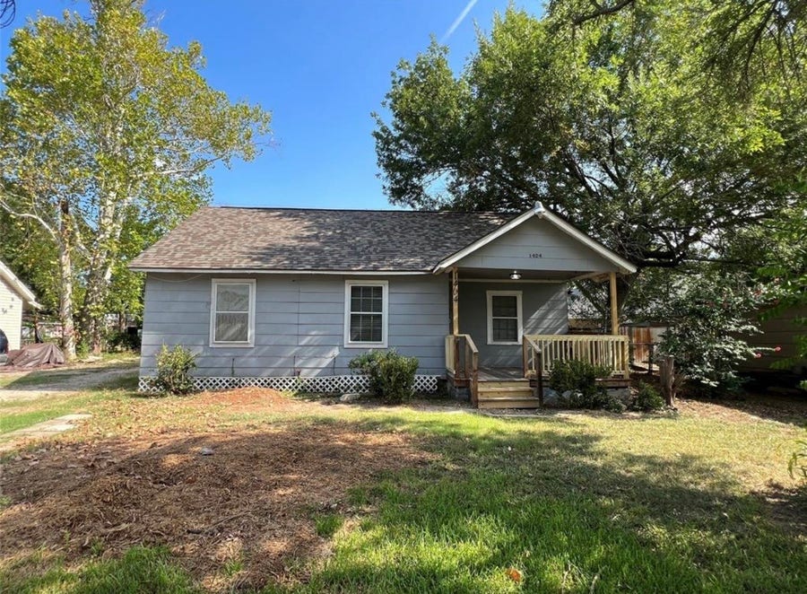 Property photo for 1404 Harrop Avenue, Pasadena, TX