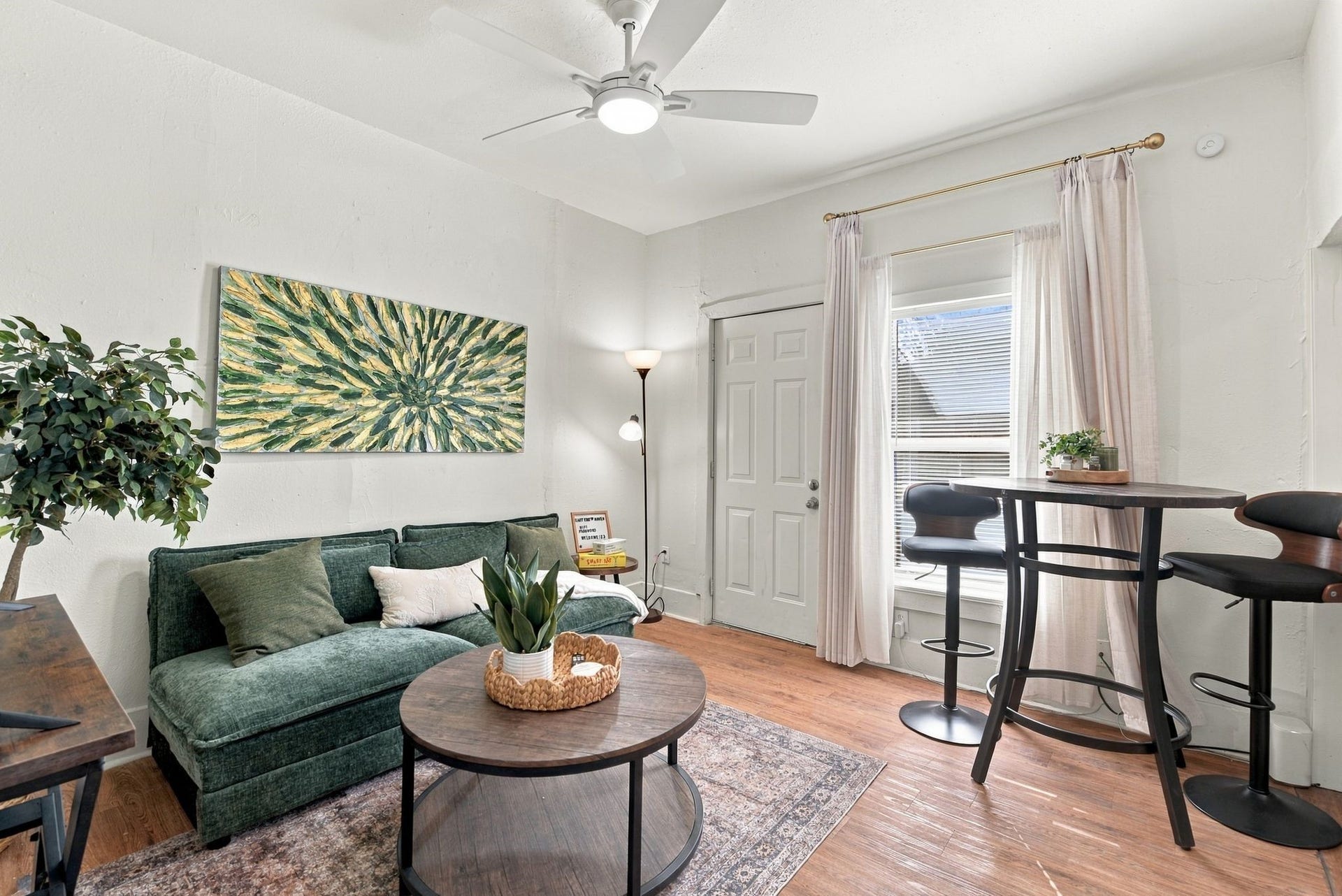 7501 Hillsboro Street, #2, Houston, TX 77020 7501 Hillsboro Street, #2, Houston, TX 77020