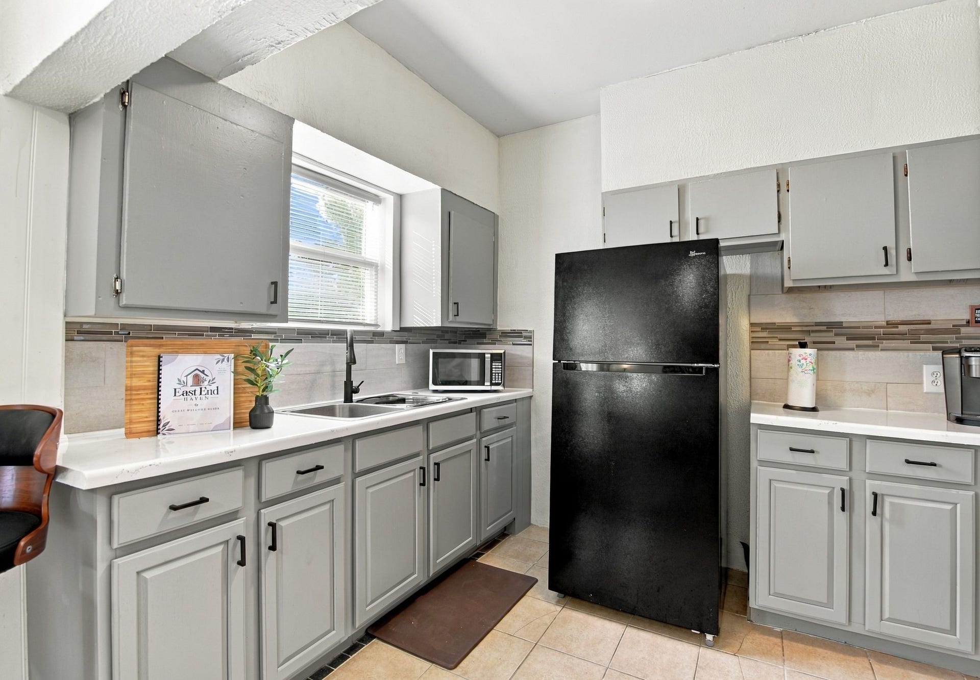 7501 Hillsboro Street, #2, Houston, TX 77020 Kitchen Everything You Need to Feel at Home