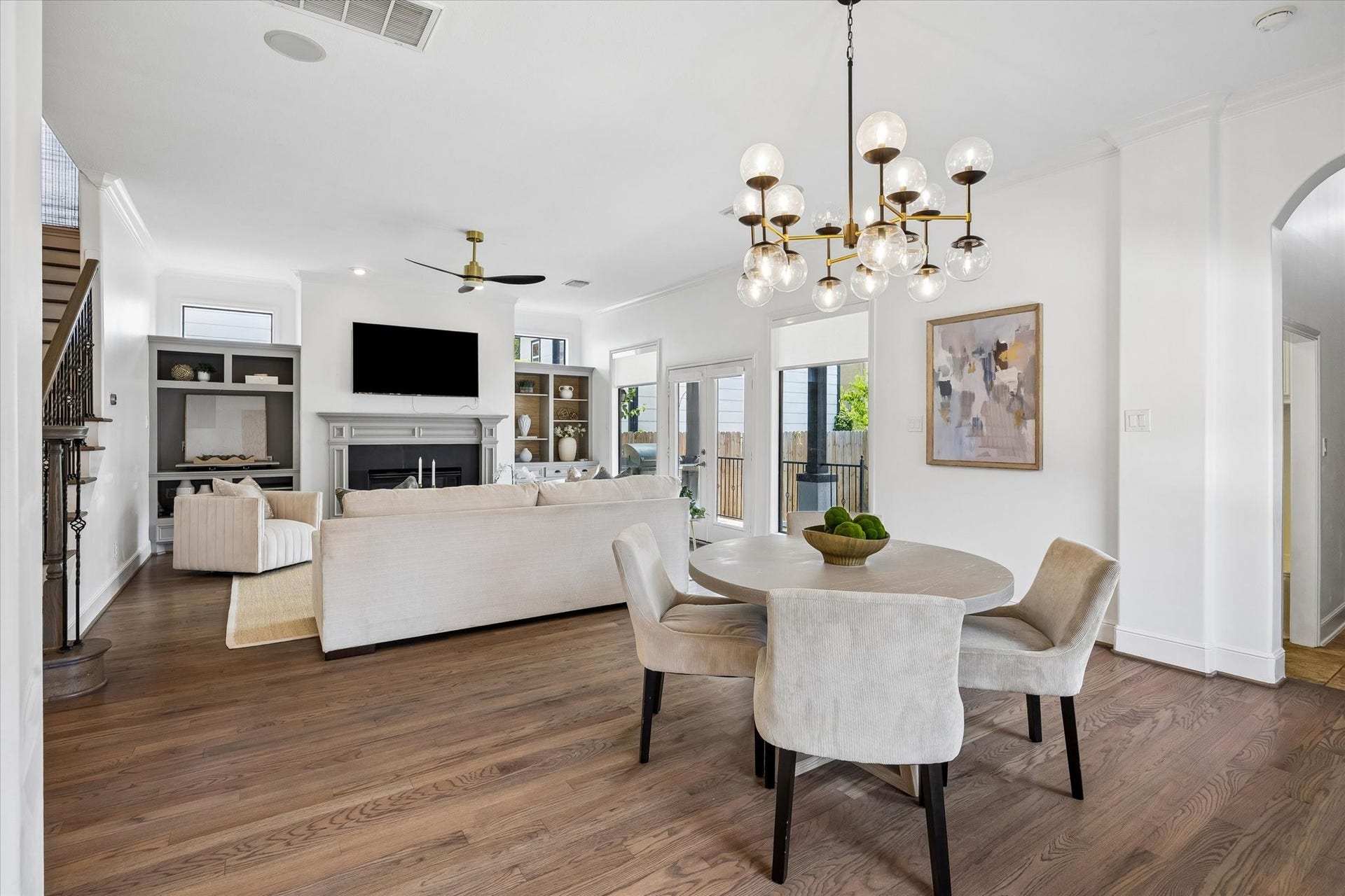 4523 Maple Street, Bellaire, TX 77401 Breakfast area off of Kitchen and Family Room