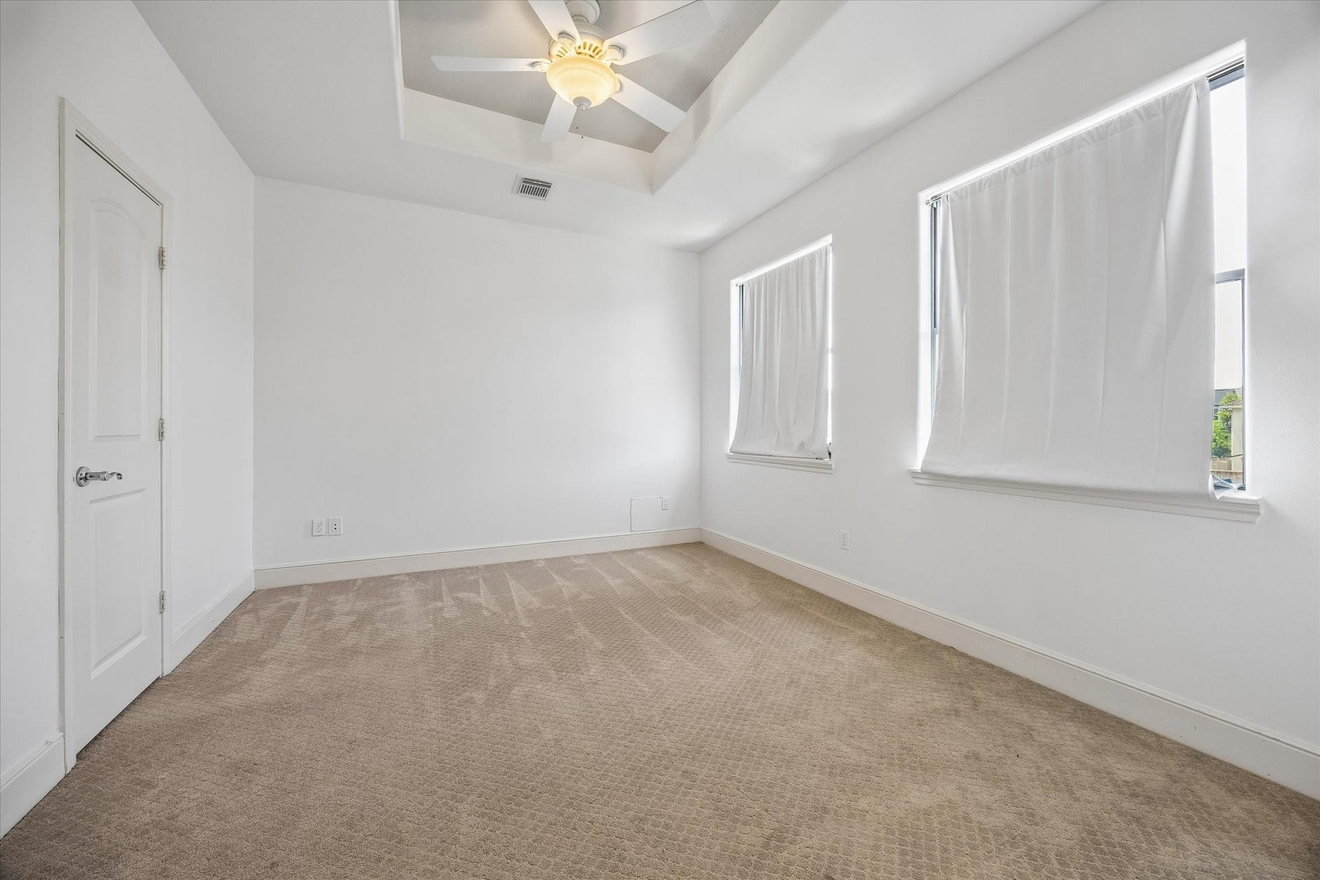 4523 Maple Street, Bellaire, TX 77401 4523 Maple Street, Bellaire, TX 77401