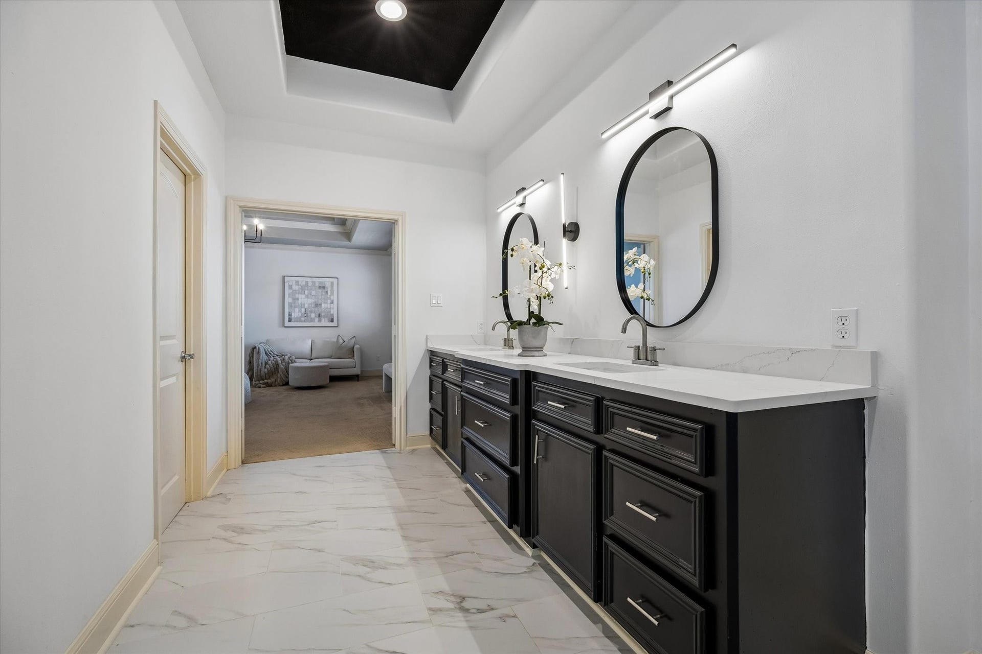 4523 Maple Street, Bellaire, TX 77401 Another angle of Primary Bathroom