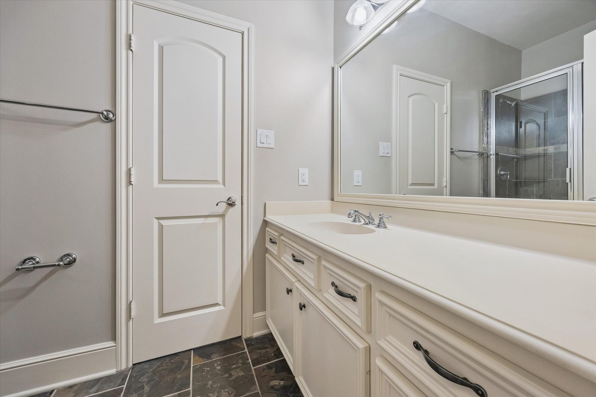 4523 Maple Street, Bellaire, TX 77401 4523 Maple Street, Bellaire, TX 77401