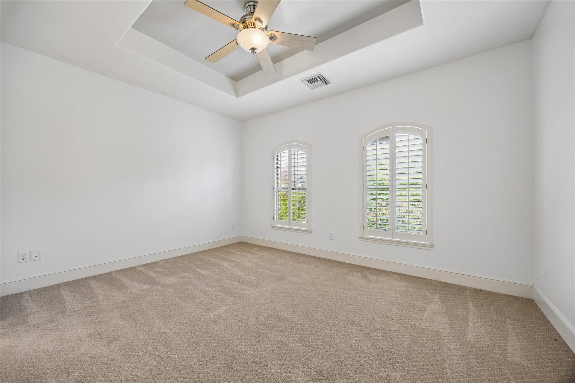 4523 Maple Street, Bellaire, TX 77401 Secondary Bedroom