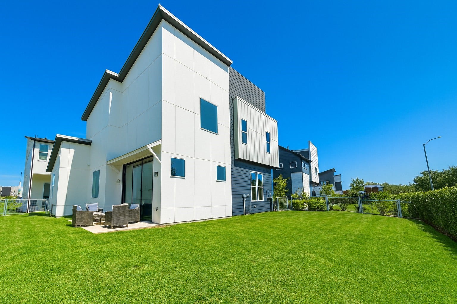 9849 Mocking Bird Hill Lane, Houston, TX 77080 Gigantic Yard! Right off the living room (pic was virtually staged)