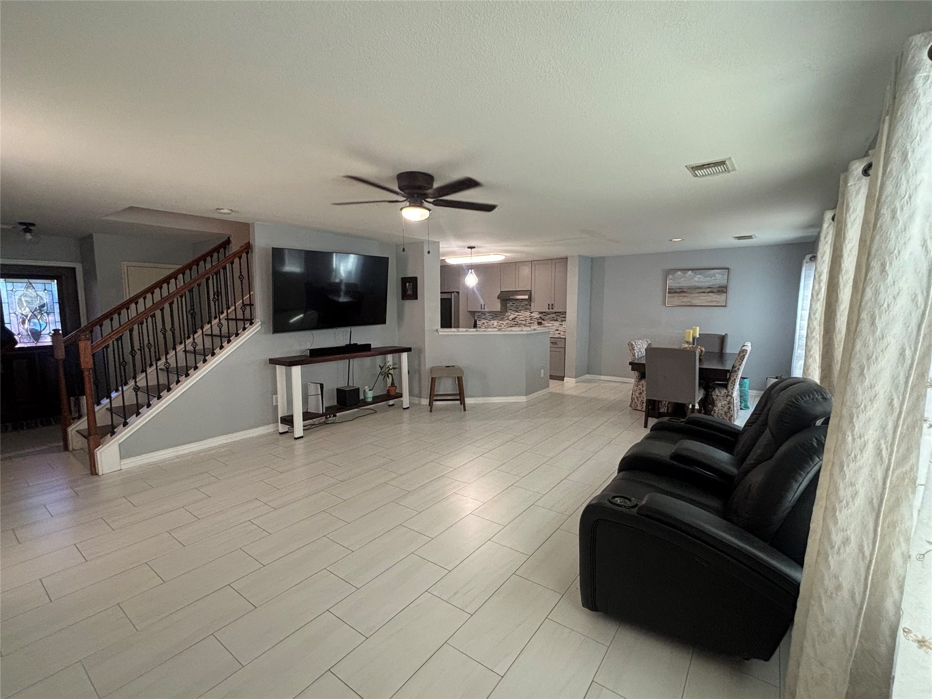 9406 Freemont Fair Court, Houston, TX 77075 9406 Freemont Fair Court, Houston, TX 77075