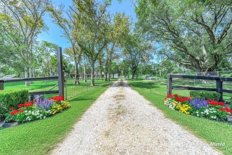 Property photo for 10311 Fm 1462 Road, Alvin, TX