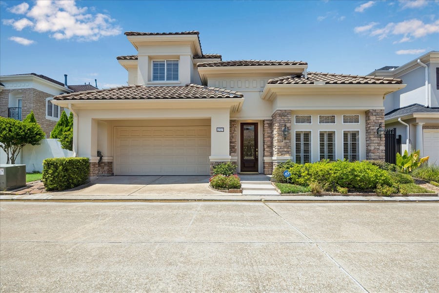 Property photo for 2727 Tudor Manor, Houston, TX