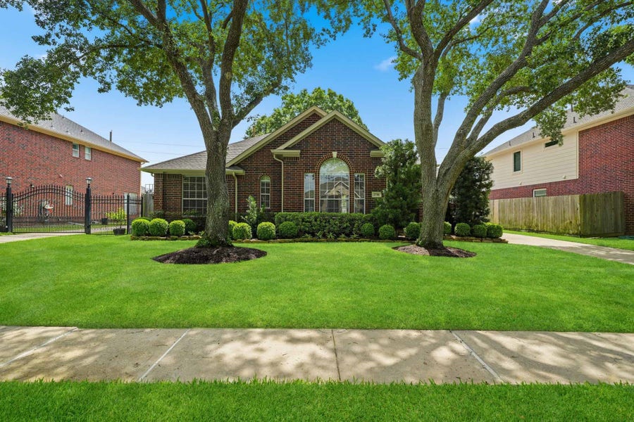 Property photo for 5718 Pebble Bank Lane, Houston, TX