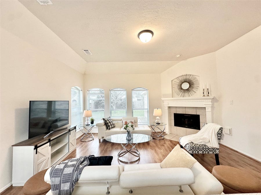 Property photo for 4903 Falls Circle, Missouri City, TX