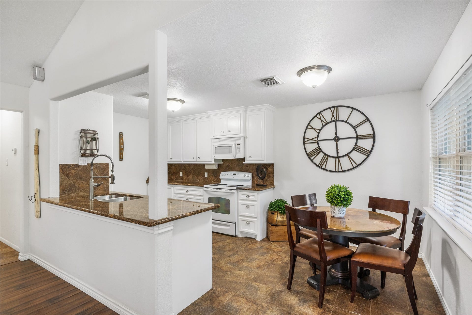 2303 Mimosa Court, League City, TX 77573 2303 Mimosa Court, League City, TX 77573