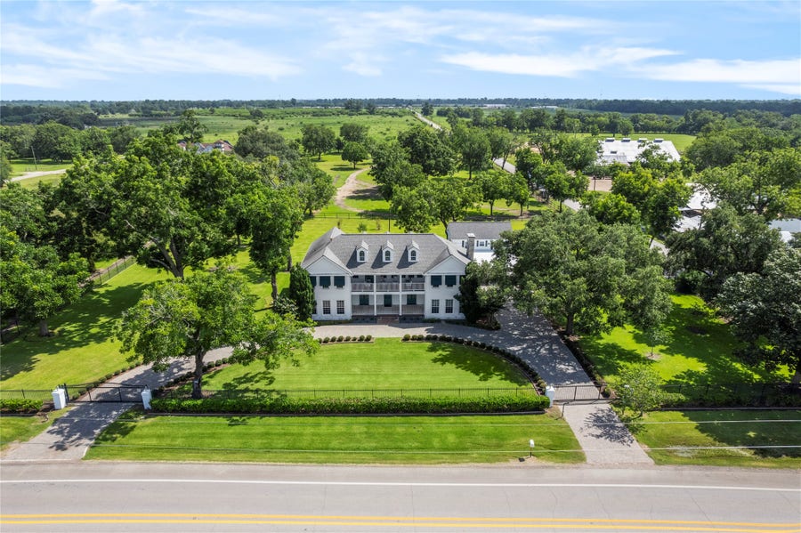 Property photo for 9827 FM 2759 Road, Richmond, TX