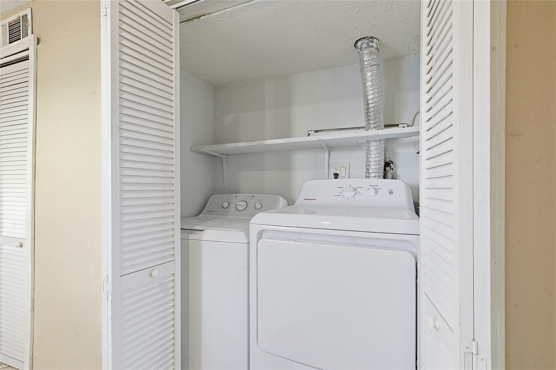 434 Pompano Street, Bayou Vista, TX 77563 Washer and dryer stays, on the first floor