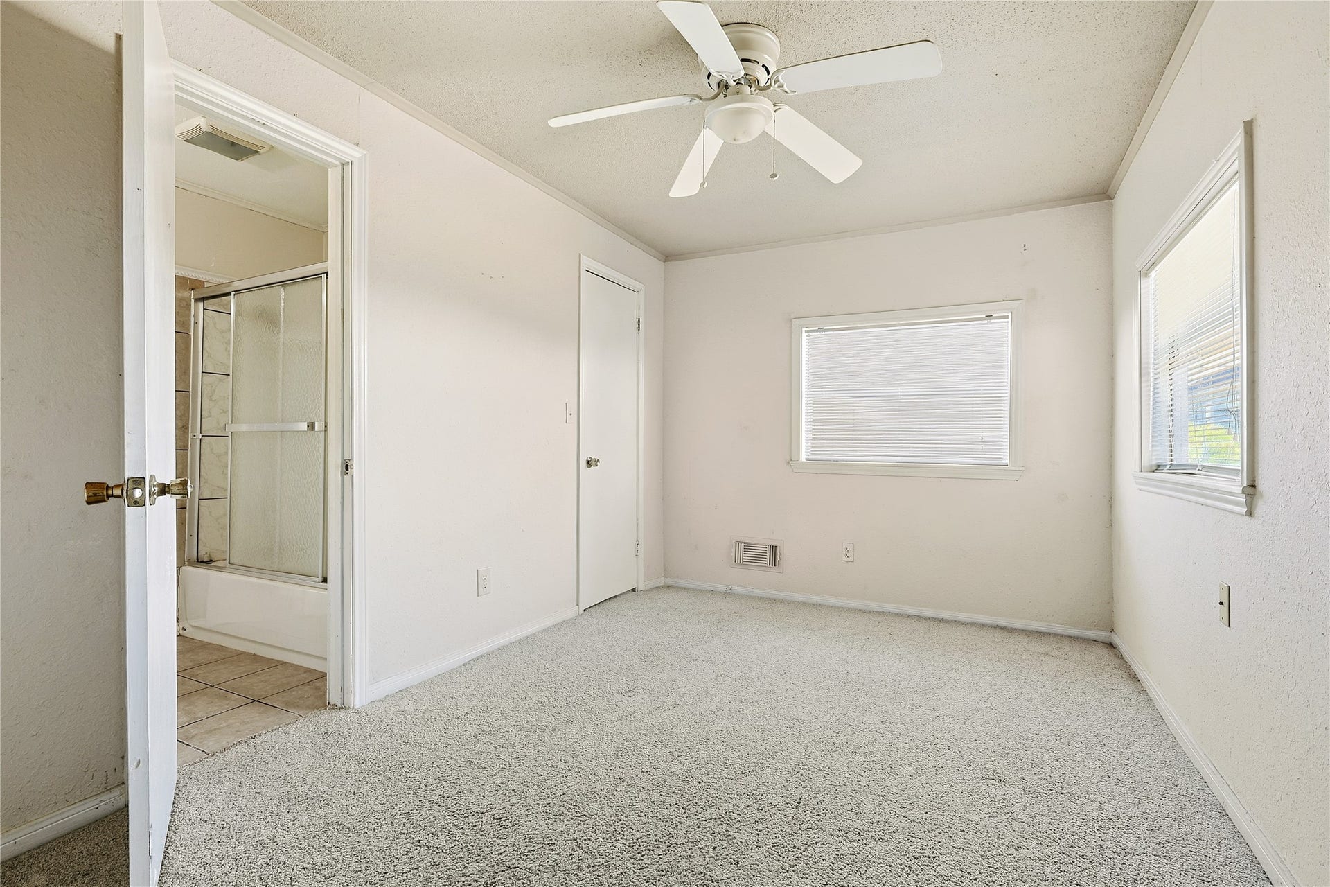 434 Pompano Street, Bayou Vista, TX 77563 1st Bedroom on the second floor