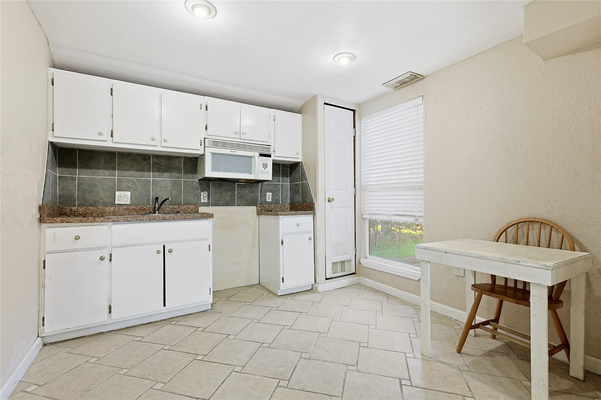 434 Pompano Street, Bayou Vista, TX 77563 Separate kitchen downstairs