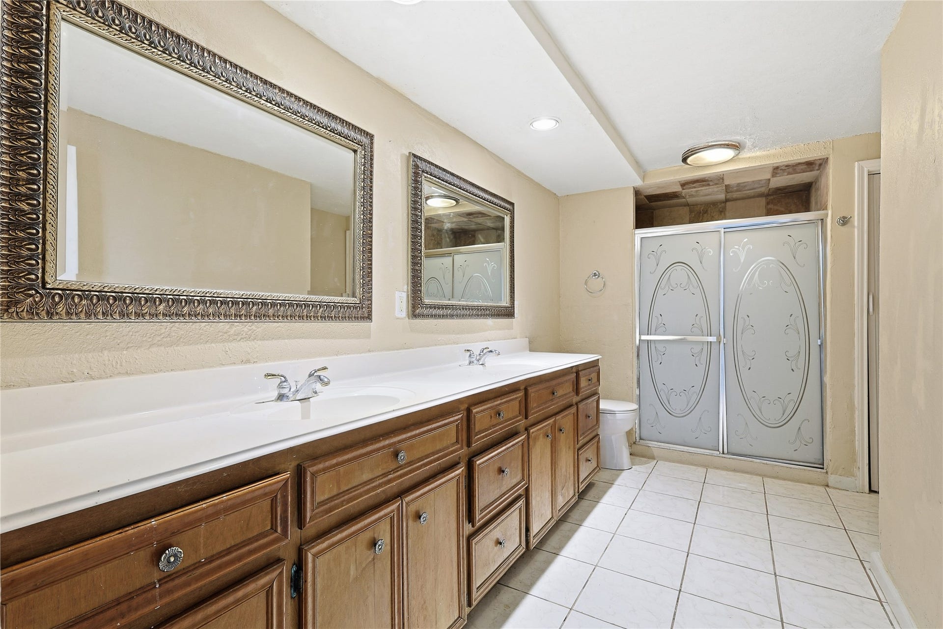 434 Pompano Street, Bayou Vista, TX 77563 Huge Bathroom with double sinks and a large walk in shower