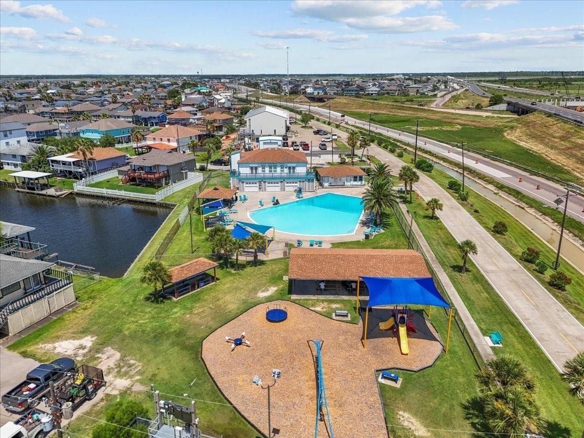 434 Pompano Street, Bayou Vista, TX 77563 Neighborhood Pool