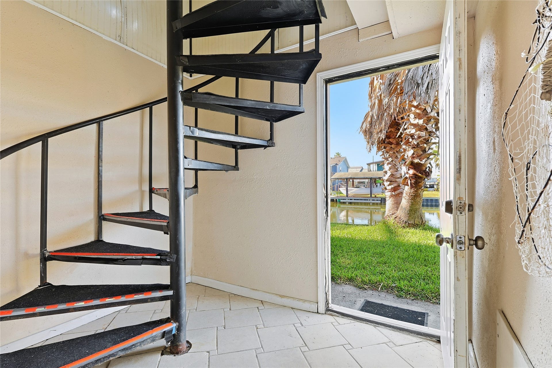 434 Pompano Street, Bayou Vista, TX 77563 Spiral indoor staircase to second floor