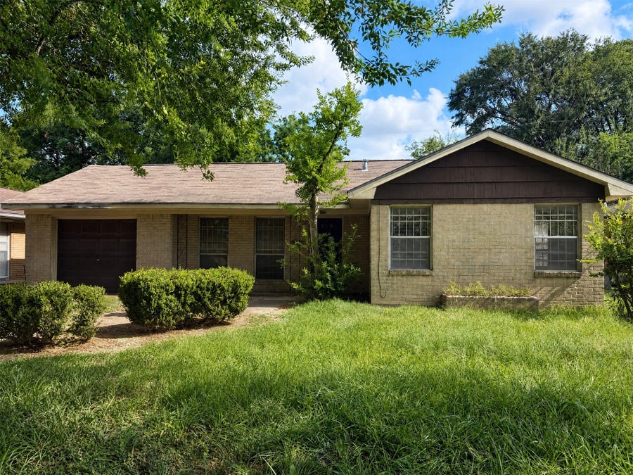 Property photo for 615 Glenburnie Drive, Houston, TX