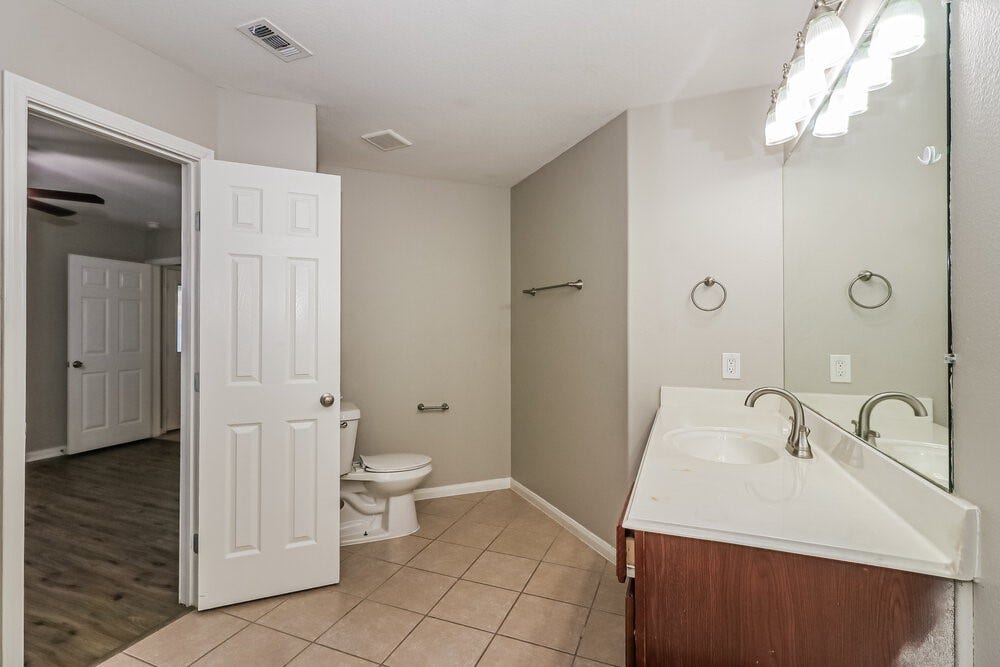2131 Golden Topaz Drive, Rosharon, TX 77583 2131 Golden Topaz Drive, Rosharon, TX 77583