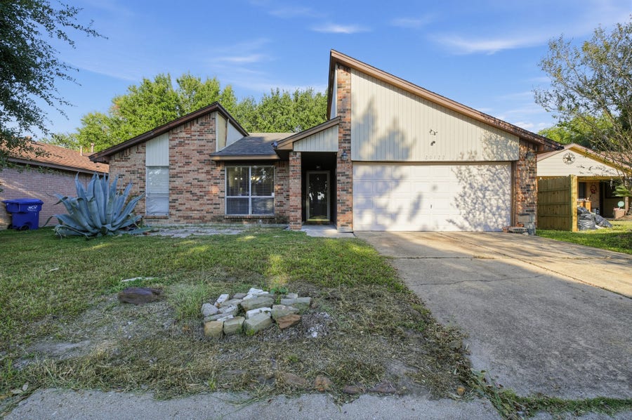 Property photo for 20122 Apache Gardens Lane, Katy, TX