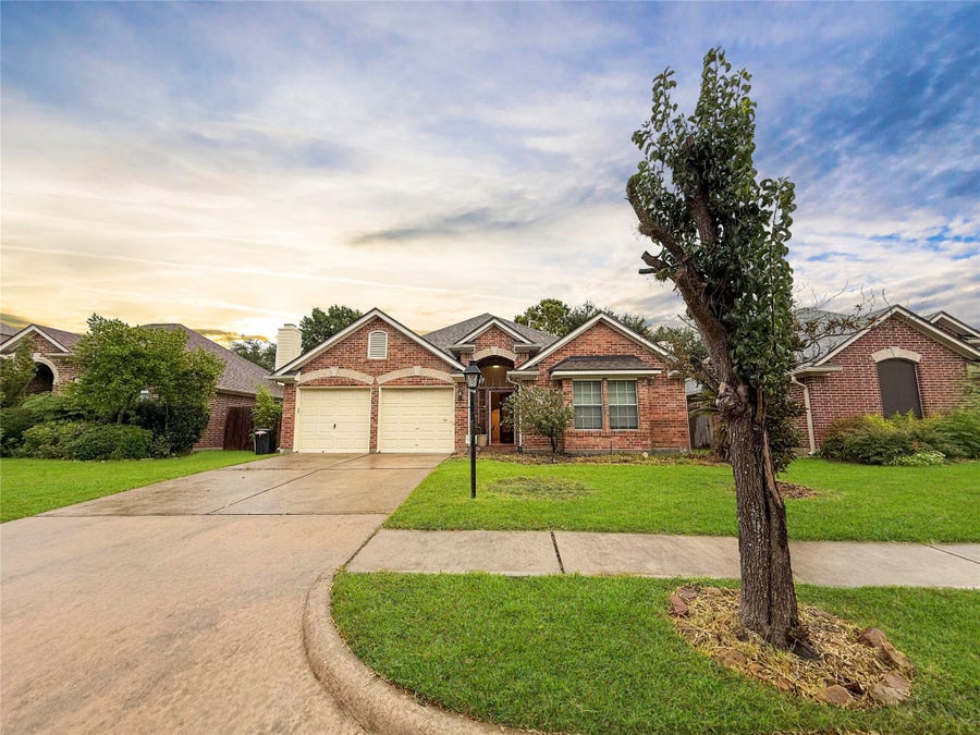 Property photo for 2723 Kimbleton Court, Houston, TX
