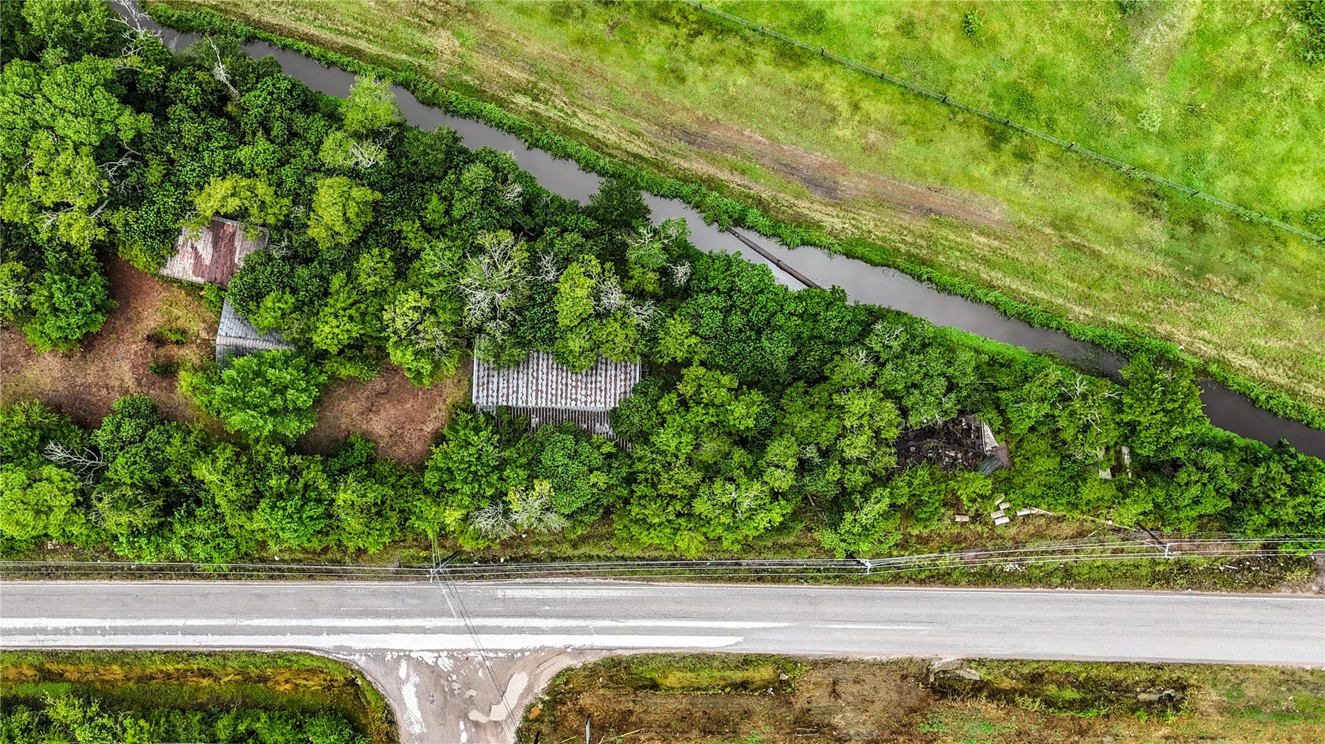 1011 County Road 129, Alvin, TX 77511 1011 County Road 129, Alvin, TX 77511
