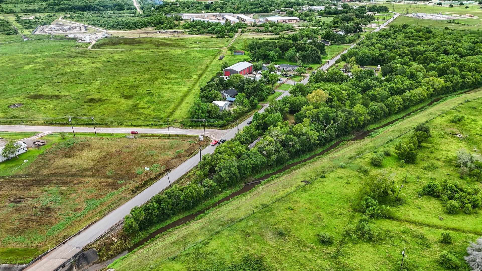 1011 County Road 129, Alvin, TX 77511 1011 County Road 129, Alvin, TX 77511